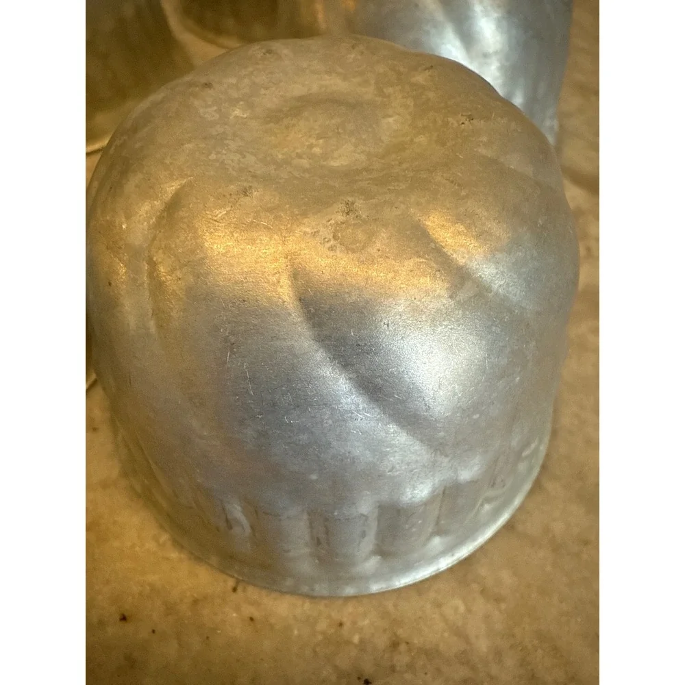 Aluminum Swirl-Bottom Tartlet Baking Molds Set of 5 European‎ Mid Century Modern